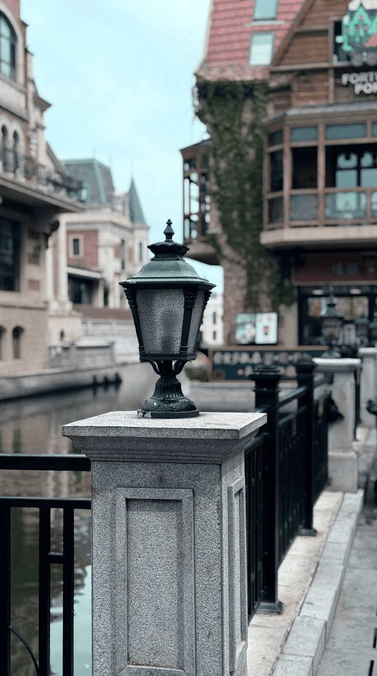 Tell a story in a single frame